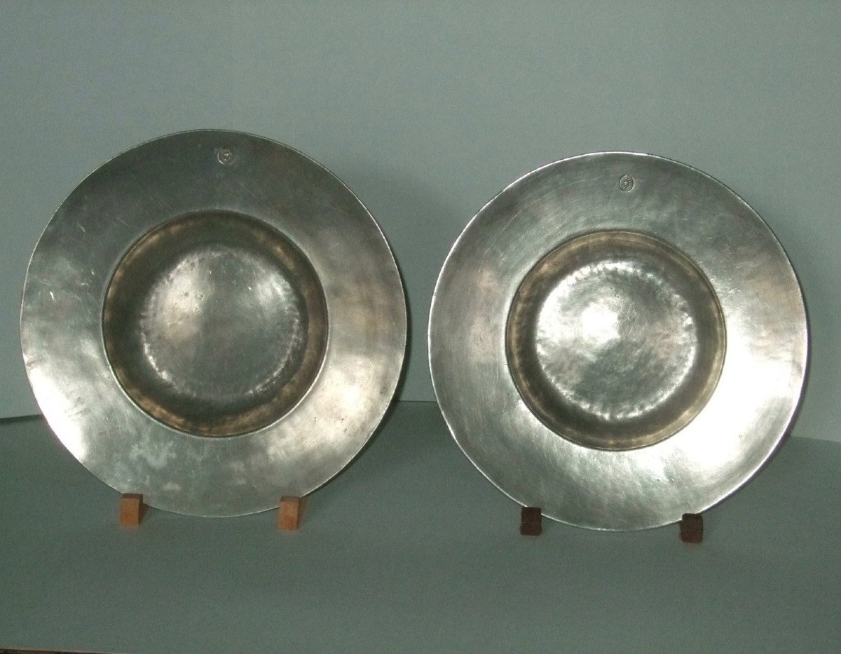 Four 18th Century Pewter Dishes “à La Cardinal”-photo-4