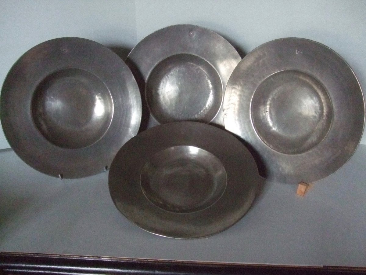 Four 18th Century Pewter Dishes “à La Cardinal”-photo-3