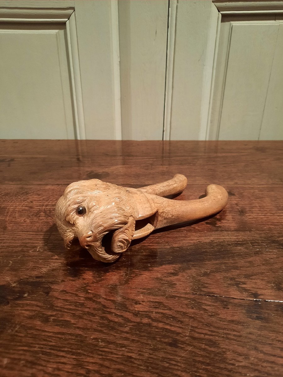 Casse-noix Zoomorphe En Noyer, Représentant Une Tête De Chien.-photo-4
