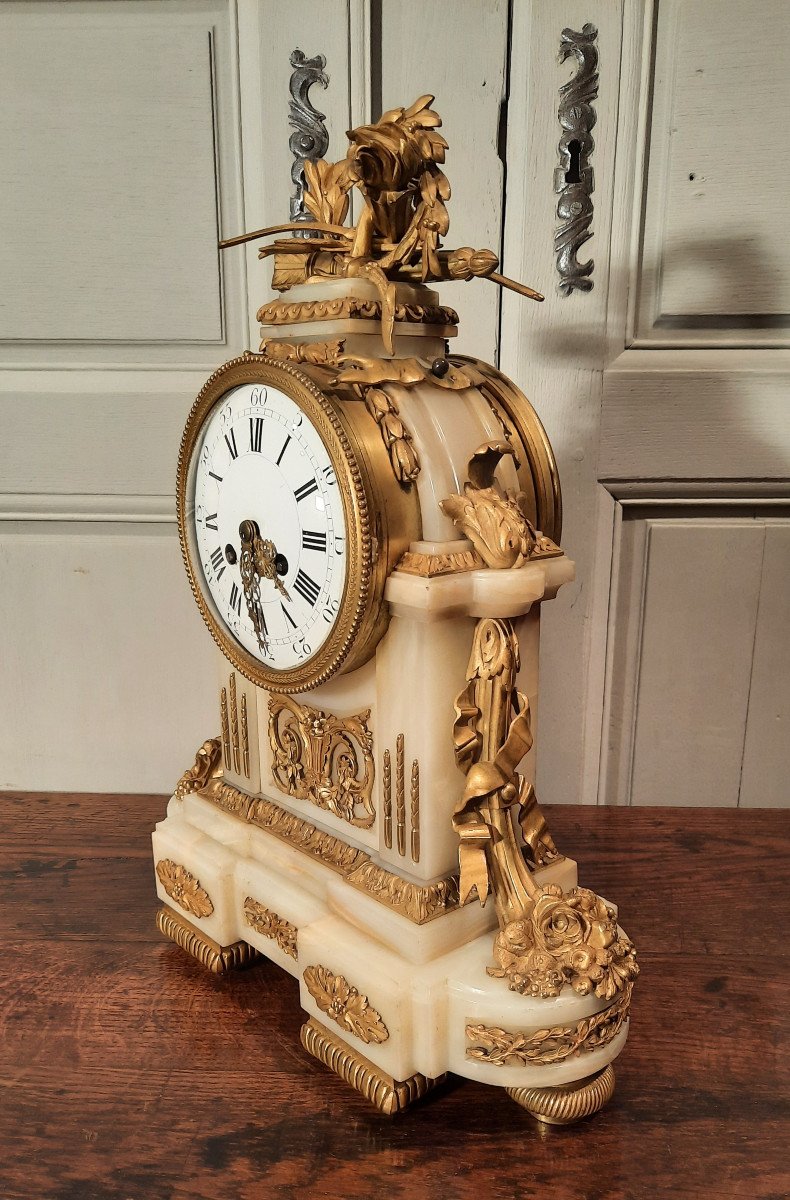 Louis XVI Style Clock In Gilt Bronze And Onyx From The 19th Century.-photo-6