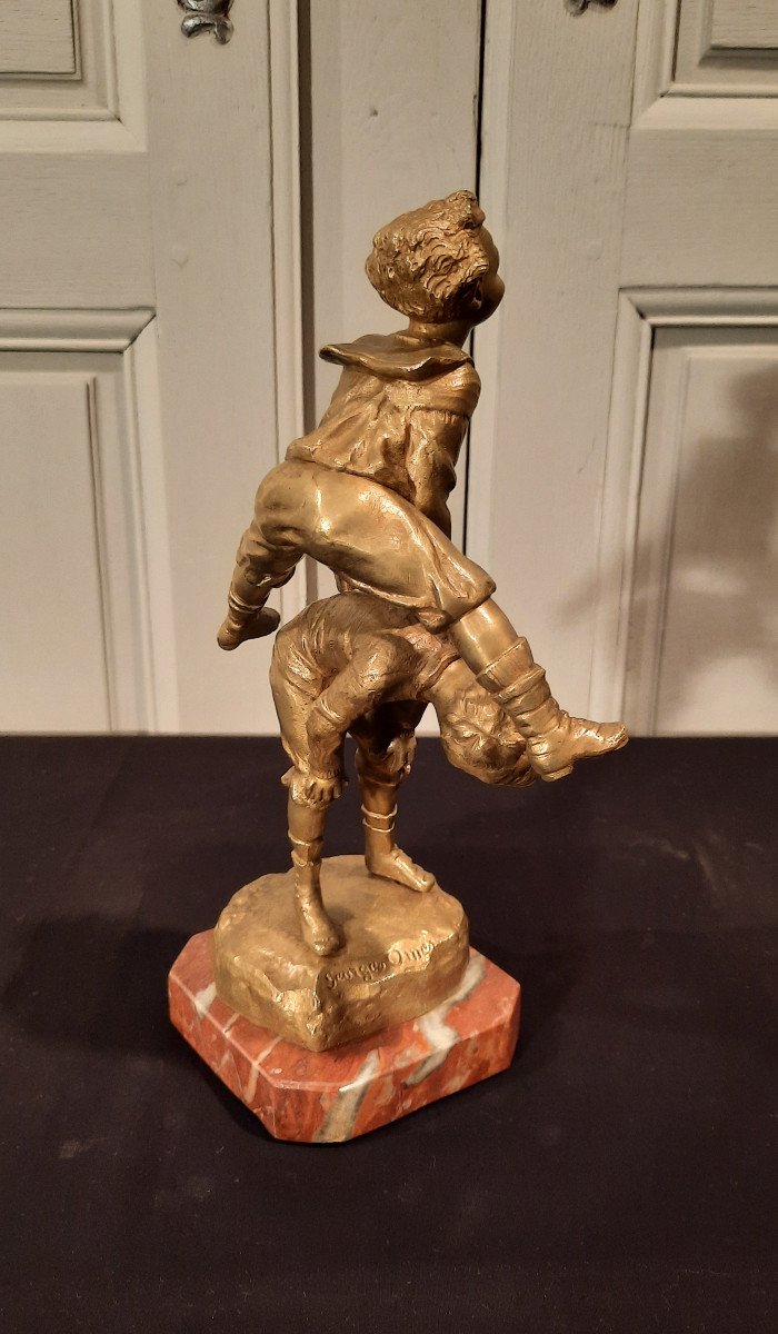 Bronze Doré Représentant Deux Enfants Jouant à Saute-mouton.-photo-1