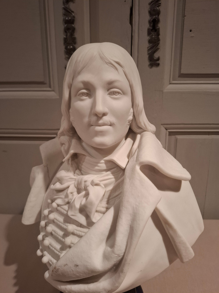 Buste en  biscuit de Sévres représentant le Général Marceau-photo-3