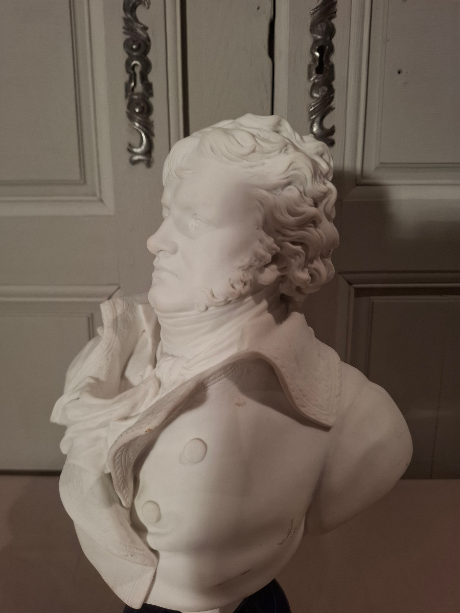 Buste en biscuit de Sèvres du Général Kléber, époque fin du XIXème siècle.-photo-1