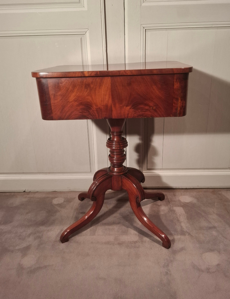 Travailleuse en acajou d’époque milieu du XIXème siècle.-photo-3