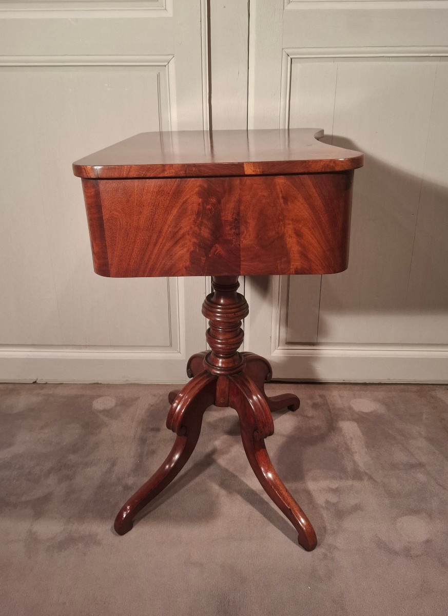 Travailleuse en acajou d’époque milieu du XIXème siècle.-photo-4