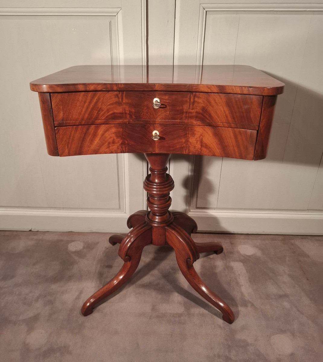 Travailleuse en acajou d’époque milieu du XIXème siècle.-photo-6