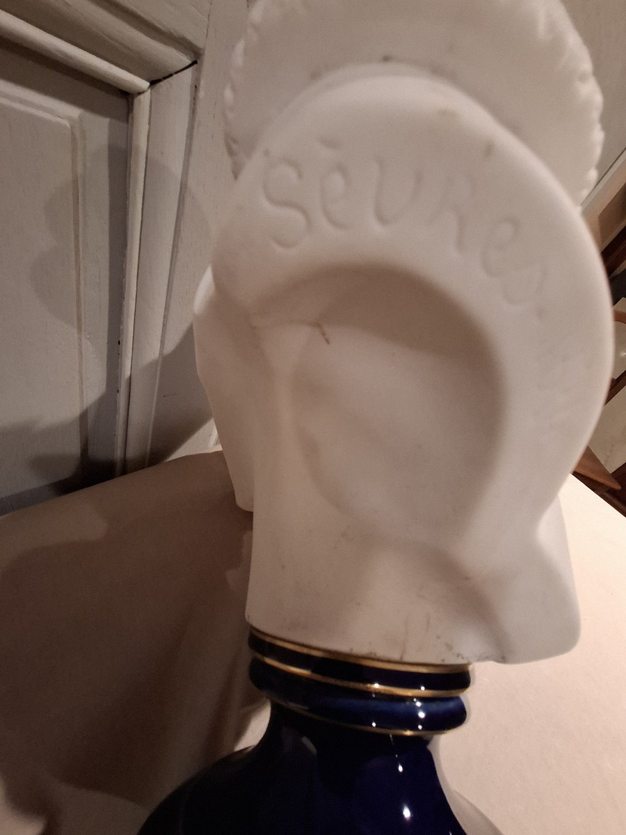 Sèvres buste en biscuit de Patrice de Mac Mahon, signé « Forgeot 1874 », époque fin du XIXème .-photo-8