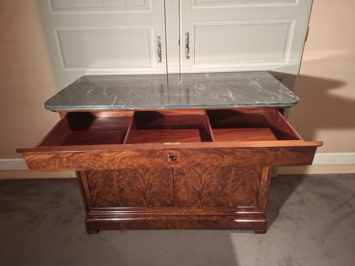 Commode à portes en acajou et tiroirs à l’anglaise, d’époque Louis-Philippe.-photo-3