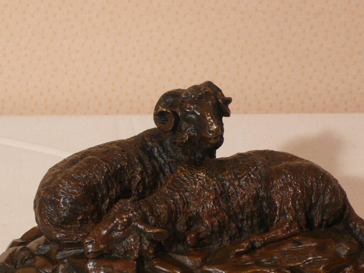 Bronze Representative Sheep Signed Guci.-photo-2