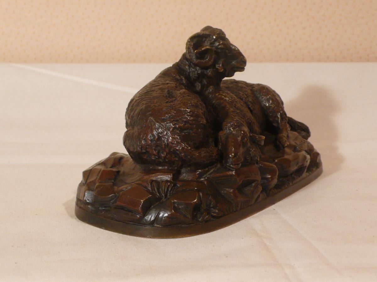 Un Bronze Représentant Des Moutons Signé Guci.-photo-6