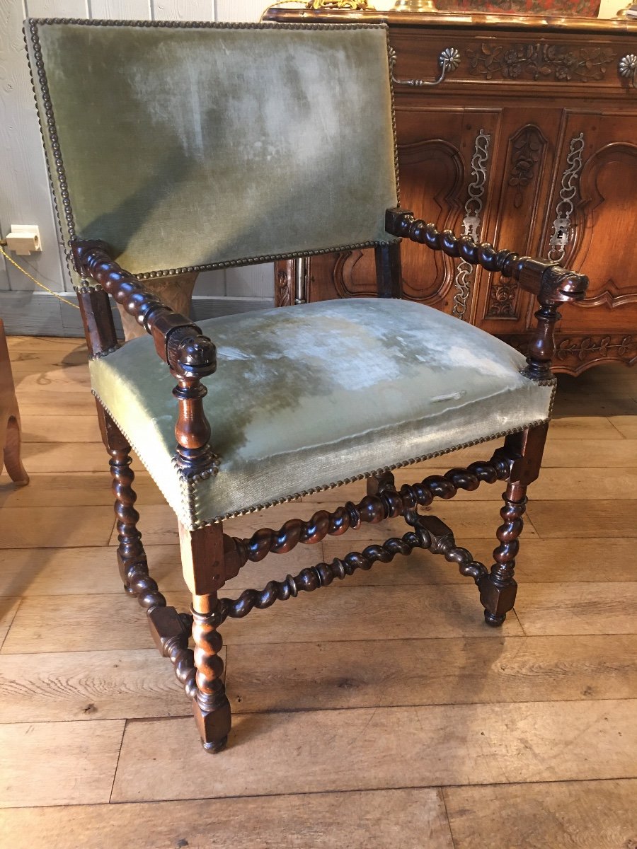 Chaise à Bras Noyer XVIIeme 