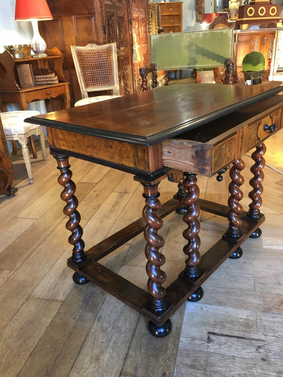 Table piétement de coffre noyer Epoque XVIIeme-photo-2