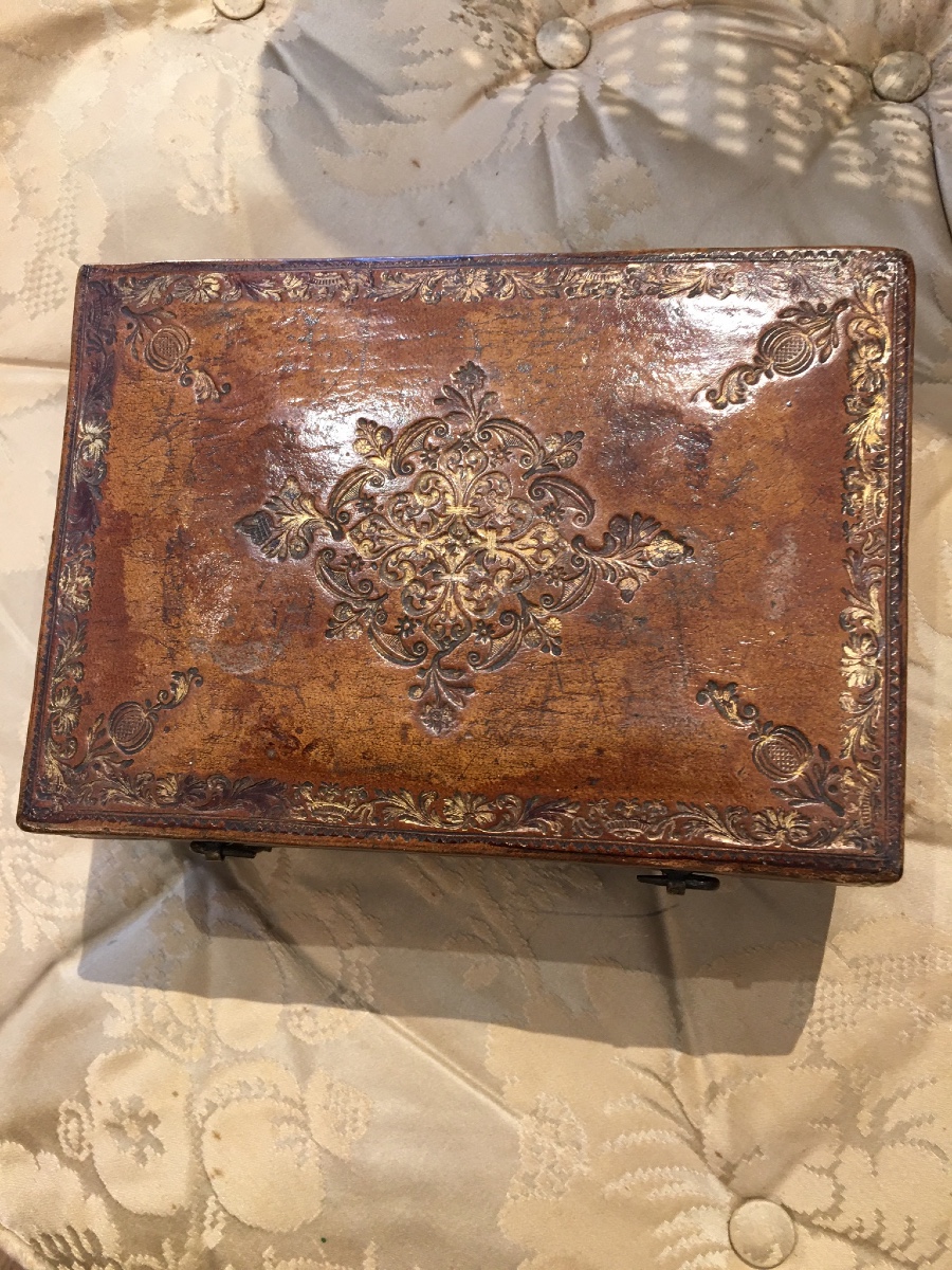 Écrin en cuir frappé à l’or 18 eme
