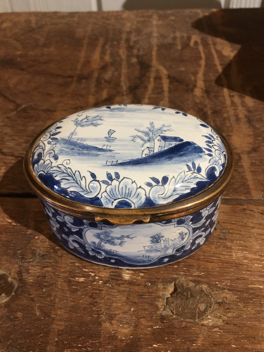 Boîte faïence Delft bleu blanc Epoque 19 eme