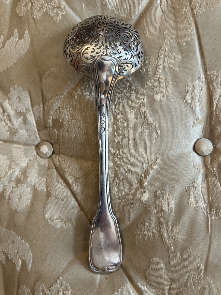 Cuillère saupoudreuse argent massif fin 18 eme 