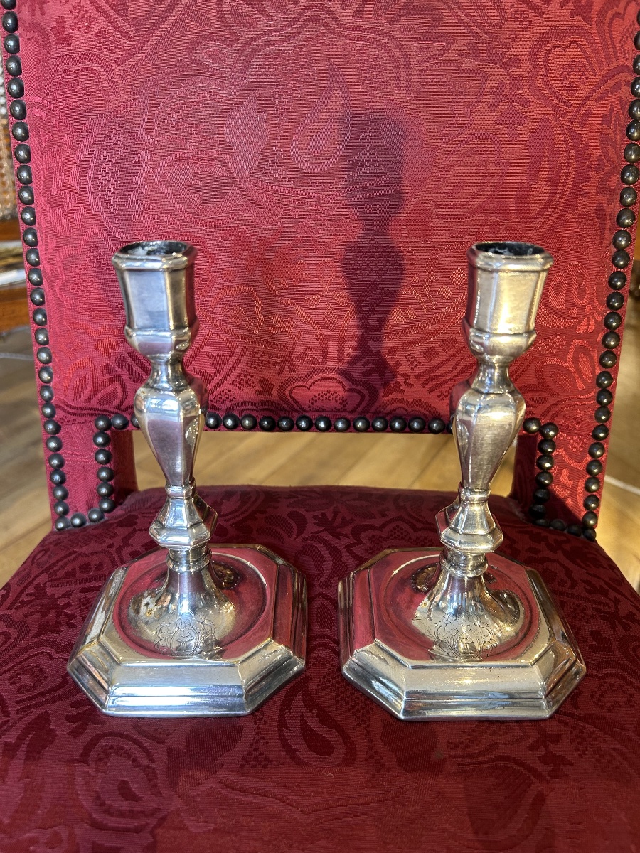 Paire de bougeoirs bronze argenté XVIIeme