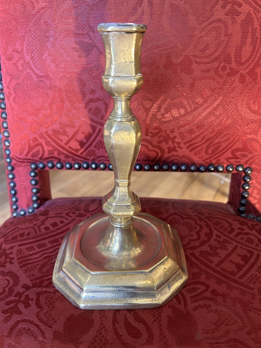 Bougeoir bronze L.XIV armorié XVIIeme