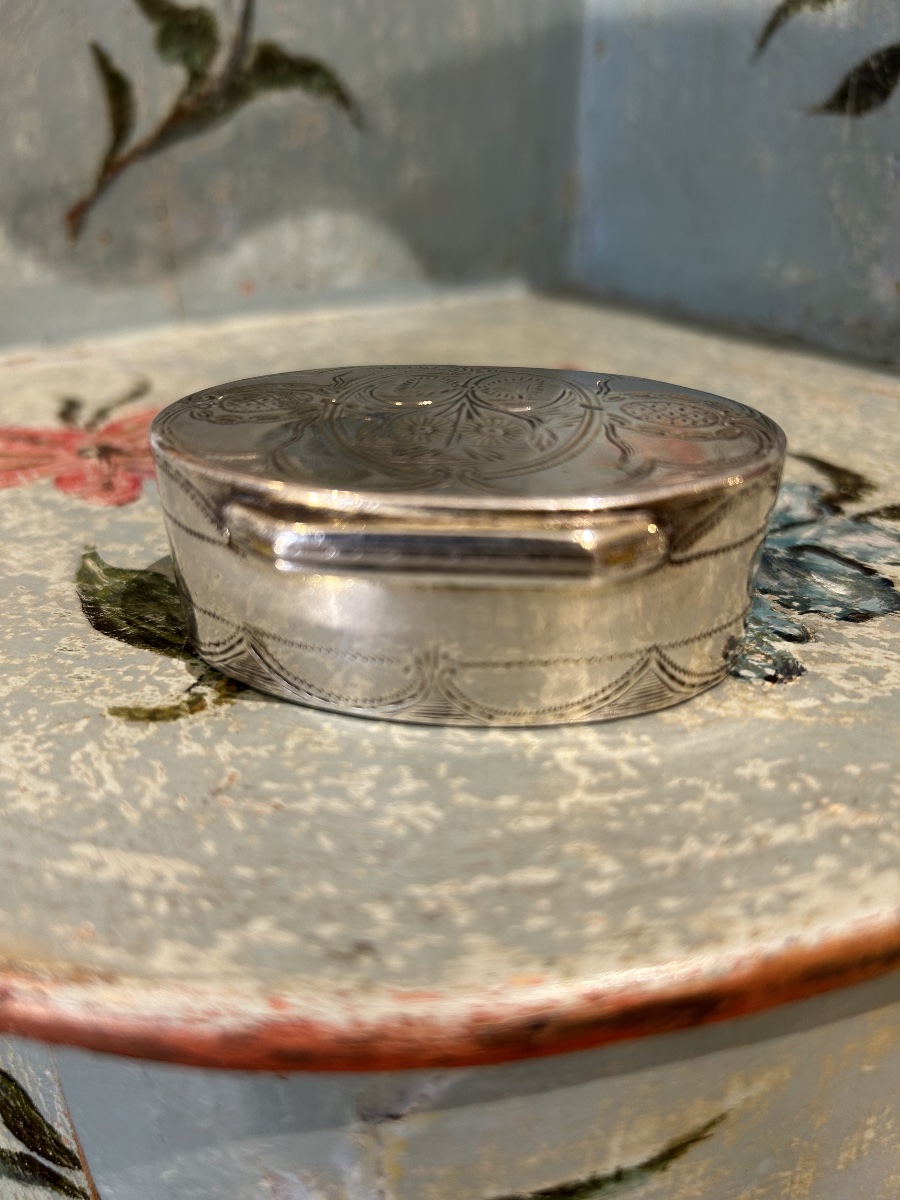 18th-century Solid Silver Snuffbox -photo-3