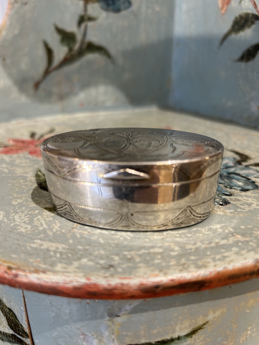 18th-century Solid Silver Snuffbox -photo-4