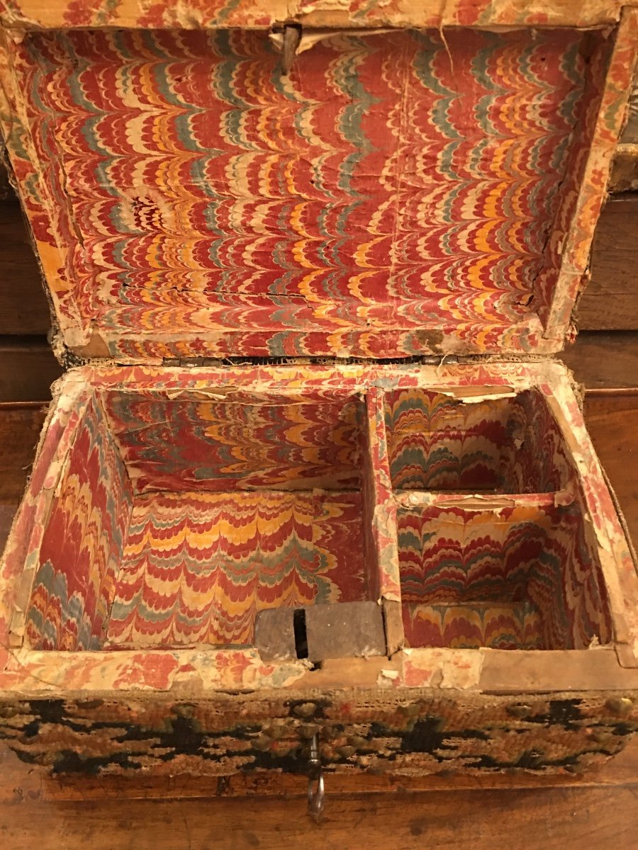 Wooden Box And Tapestry Period XVII Eme-photo-3