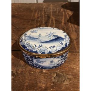 Boîte faïence Delft bleu blanc Epoque 19 eme