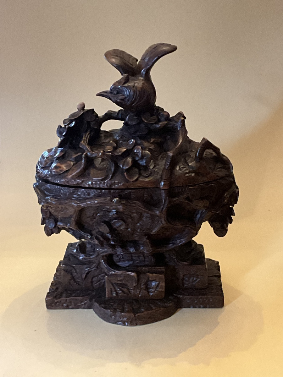 Boîte Foret Noire ou Brienz ,  XIXe siècle . Vide poches , boîte à bijoux .