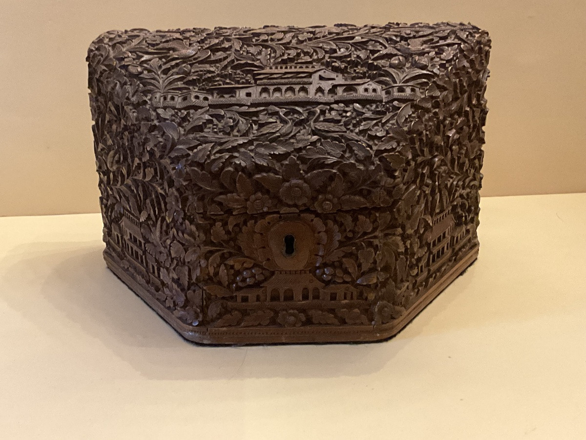 Boîte à lettres Anglo-Indienne  , bois de santal sculpté . XIXe siècle -photo-2