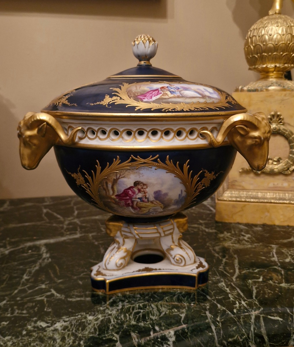 Pot pourri en porcelaine de Sèvres 