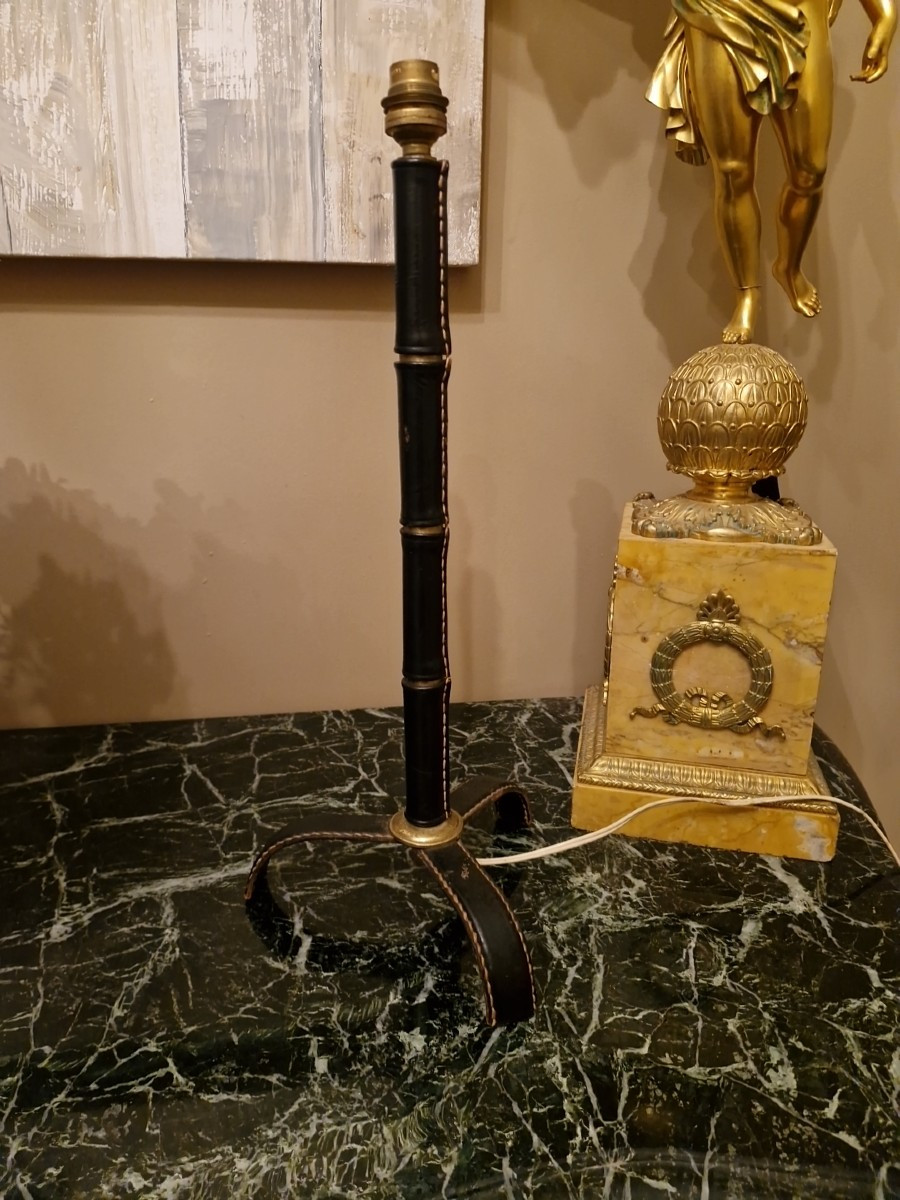 Lampe de salon en cuir de Jacques Adnet