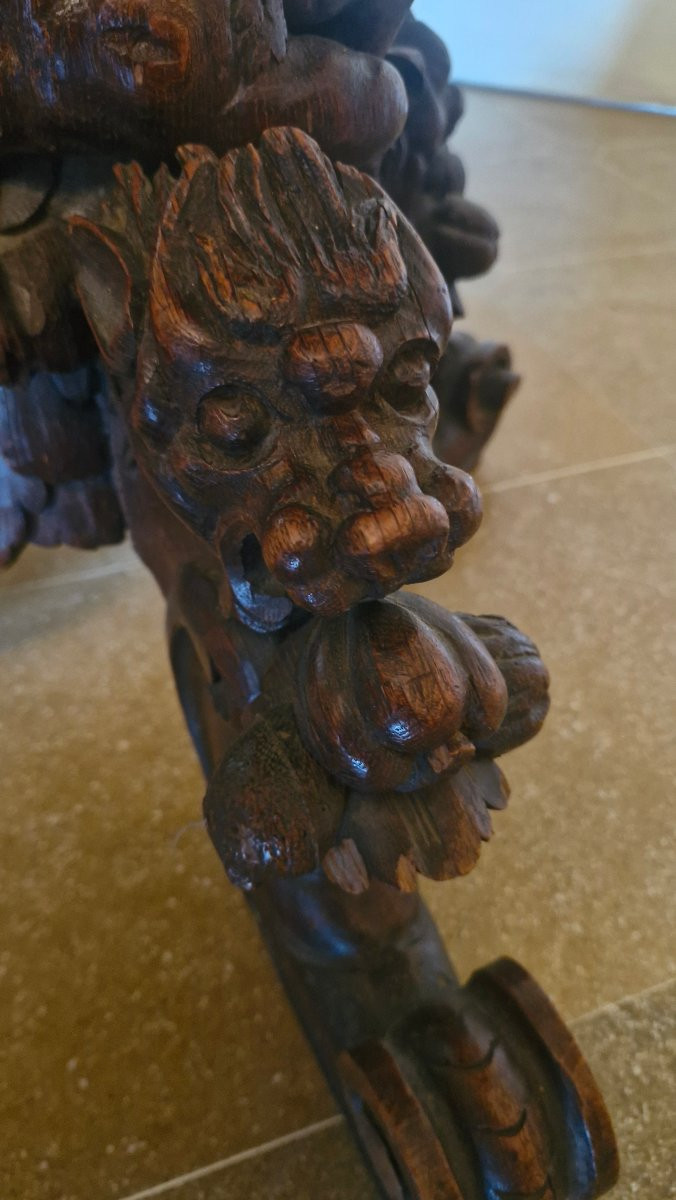 A Carved Wooden Side Table In The Renaissance Style, Decorated With Cherubs. -photo-6