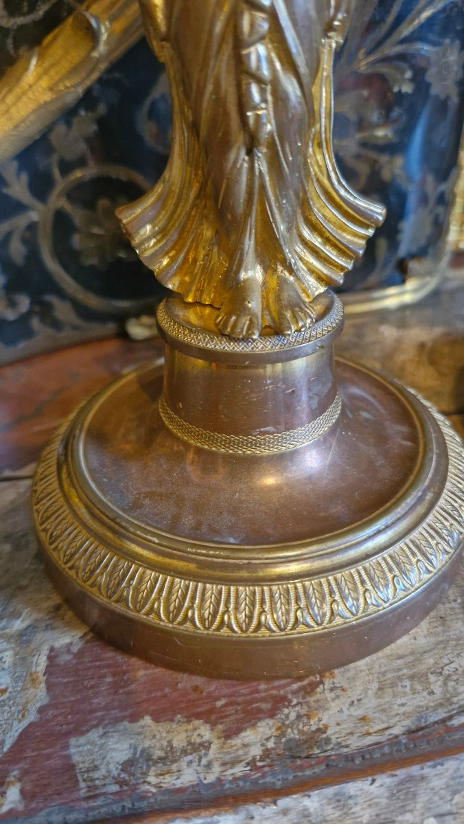 Paire de bougeoirs en bronze, cariatide -photo-3