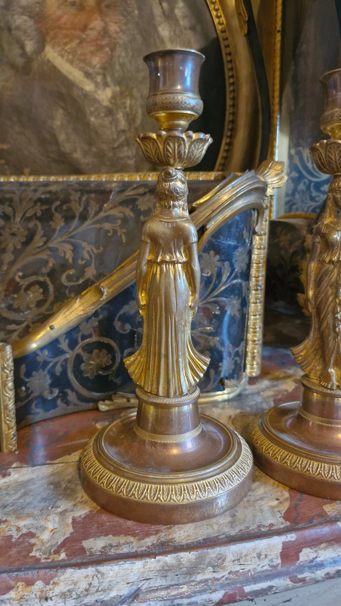 Paire de bougeoirs en bronze, cariatide -photo-5