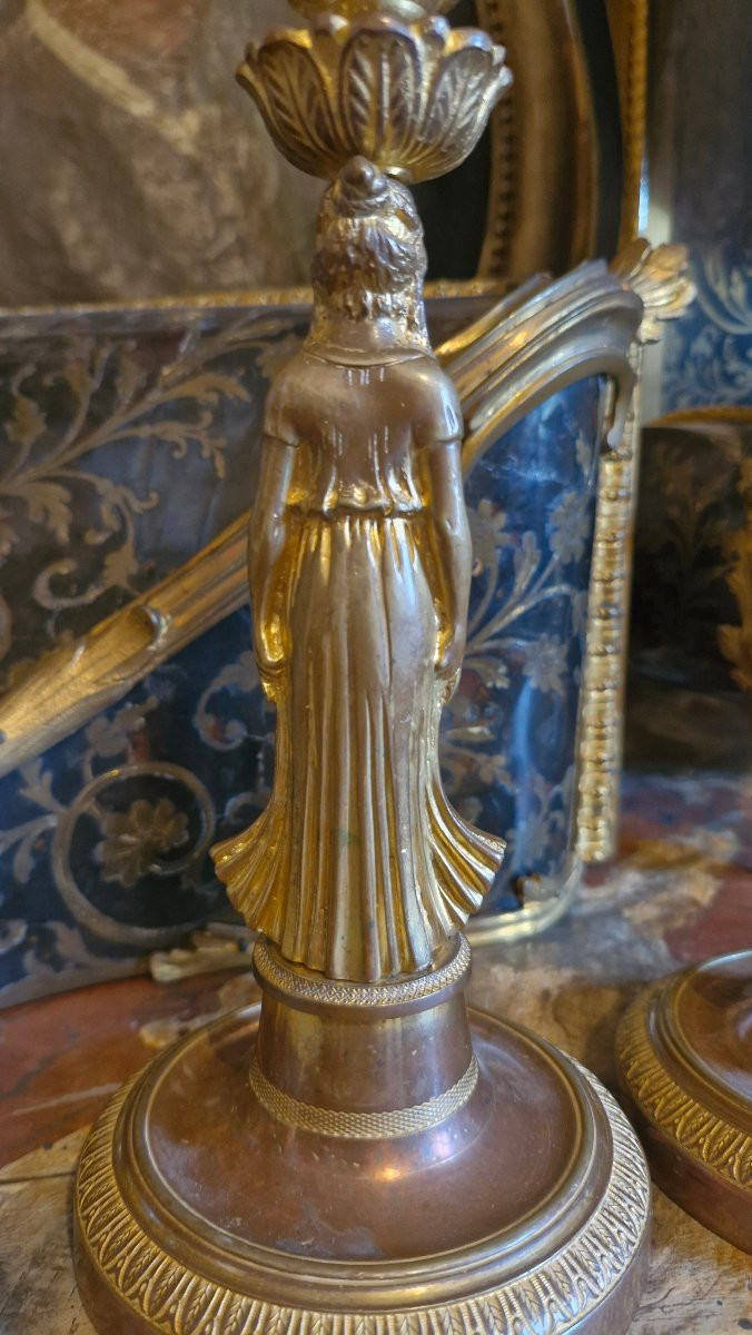 Paire de bougeoirs en bronze, cariatide -photo-6