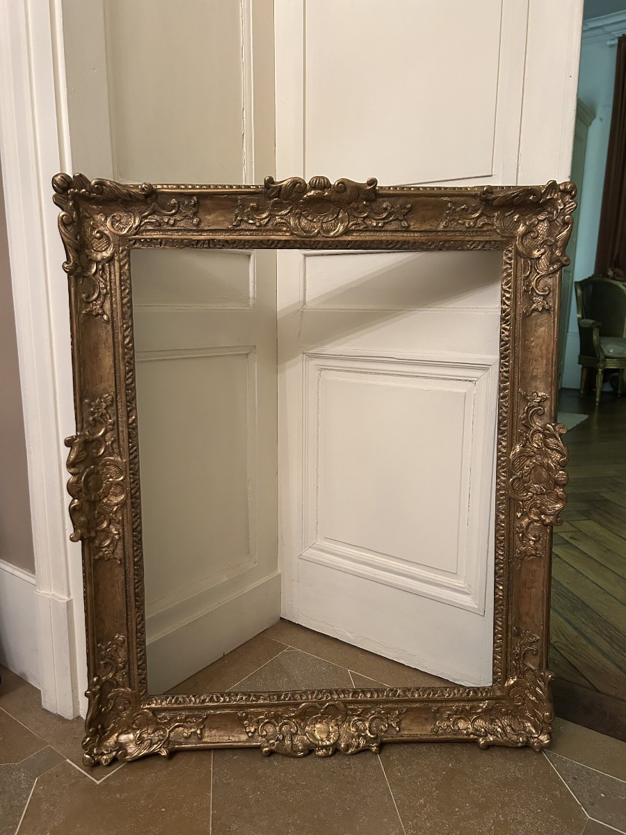 Cadre XVIIIe siècle en bois scuplté 