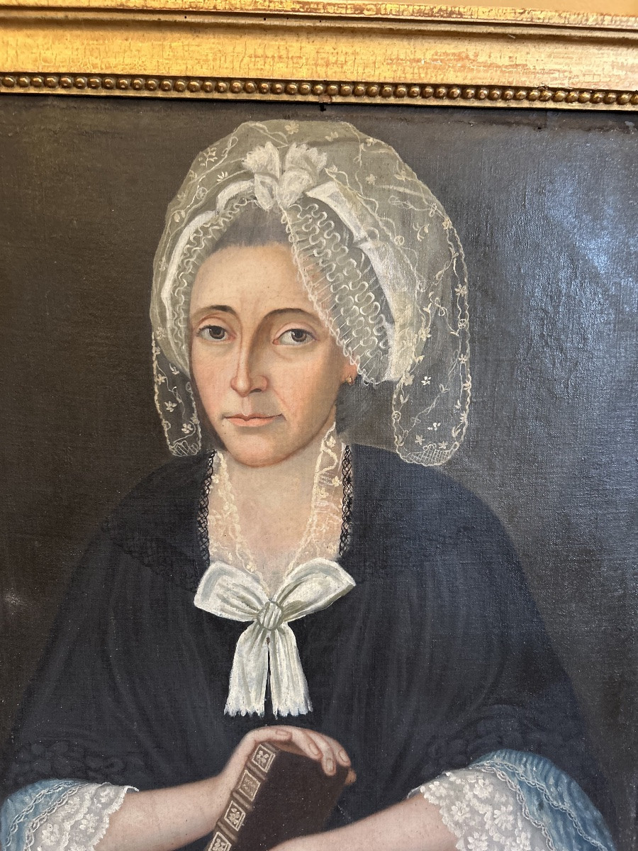 Portrait de femme  en habit de dentelle XVIIIe siècle -photo-1