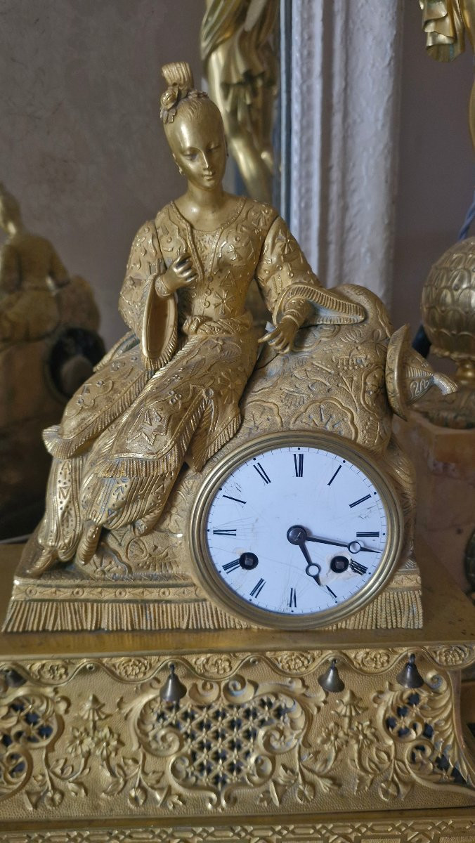 Horloge en bronze, femme chinoise XIX Ème S -photo-2