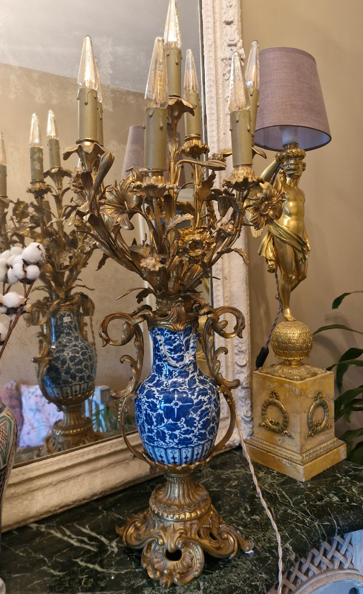 Lampe en porcelaine de Chine, Monture En bronze