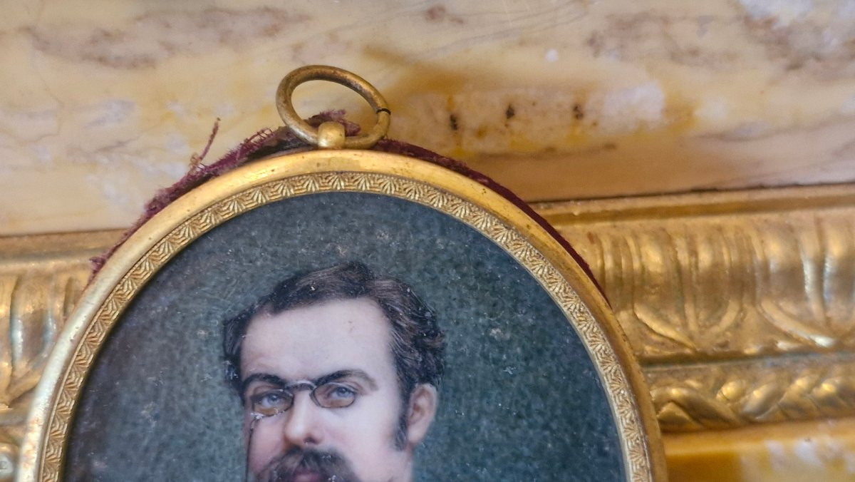 Oval Miniature Of A Man Wearing Eyeglasses-photo-3