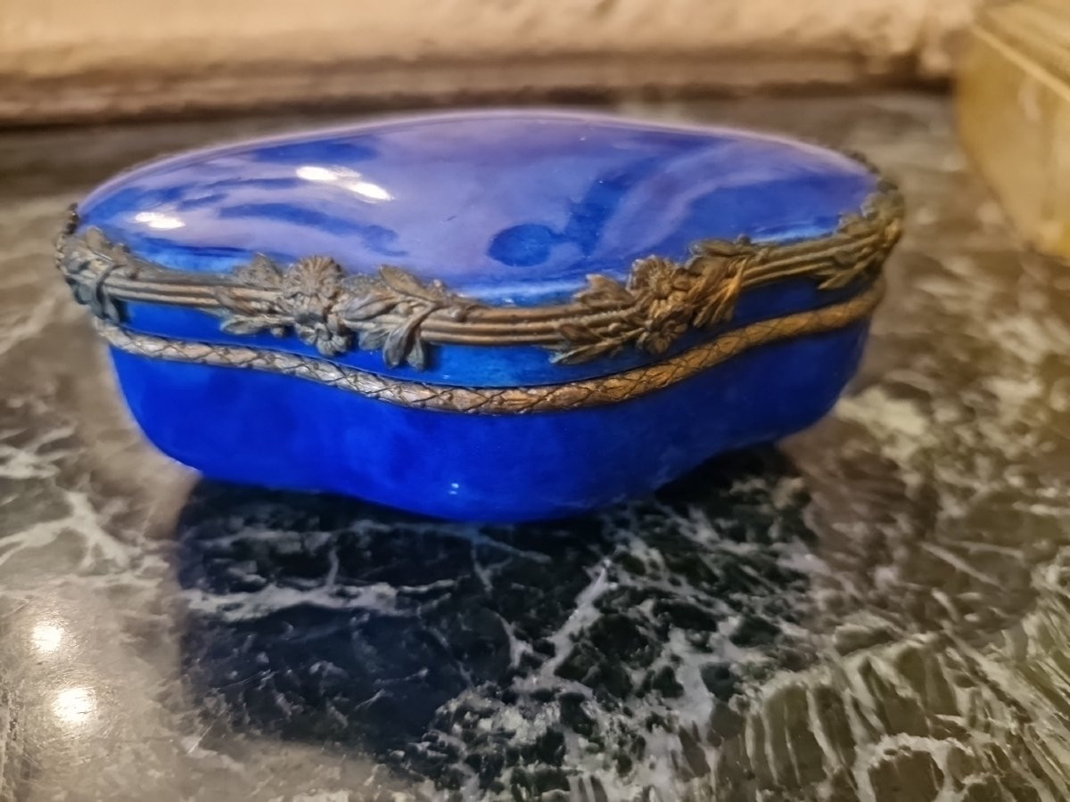 Boite à bijoux en porcelaine de Sèvres -photo-4