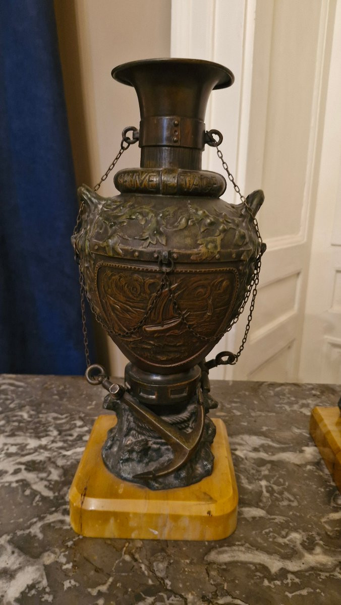 Garniture de cheminée représentant un phare et son marin-photo-3