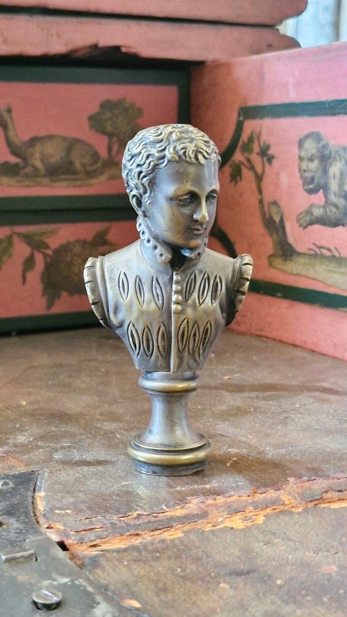 Silver-plated Bronze Seal Featuring A Male Bust-photo-2