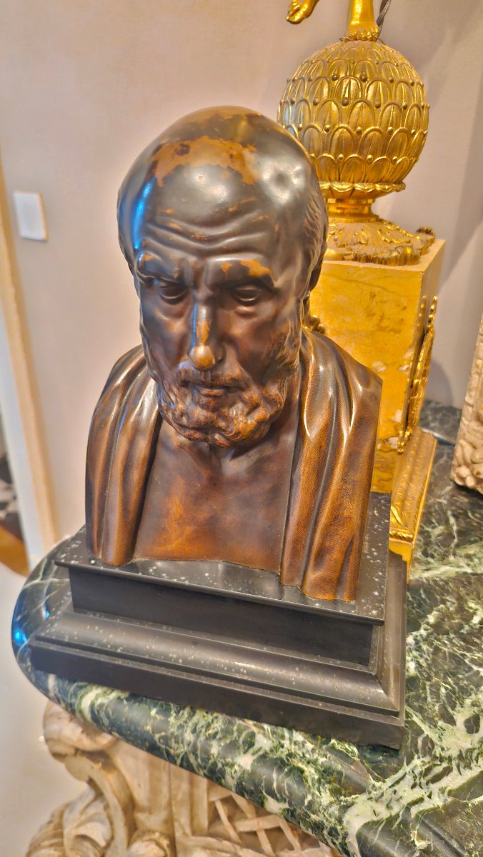 Buste en bronze figurant Hippocrate 