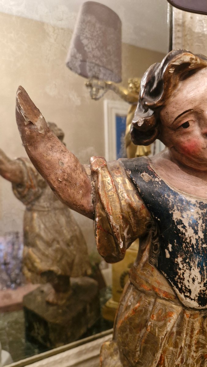 18th-century Polychrome Wooden Carved Angel -photo-3