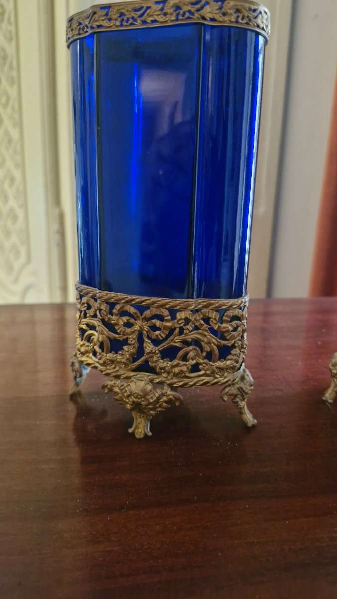 Paire de vase en verre bleu, Monture doré -photo-4