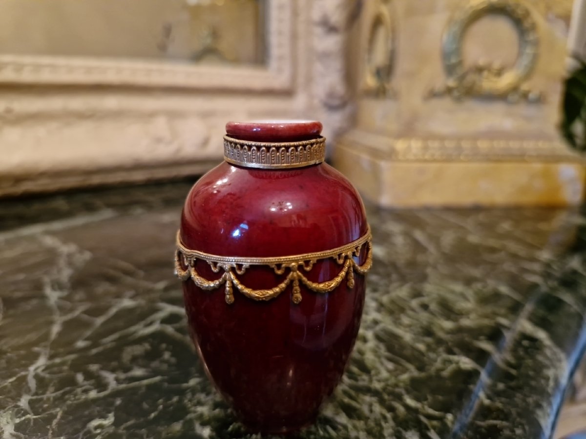 Louis XVI-style Sèvres Porcelain Vase -photo-2