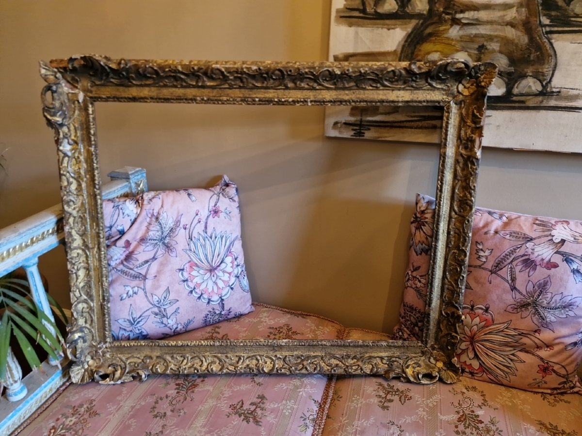18th-century Gilded Carved Wooden Frame 