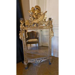 Miroir en bois sculpté doré Époque Louis XVI