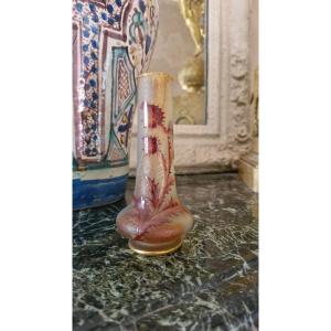Vase en pâte de verre signé Daum