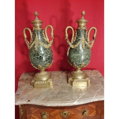 Paire De Pot Couvert En Marbre Et Bronze Style Louis XVI 
