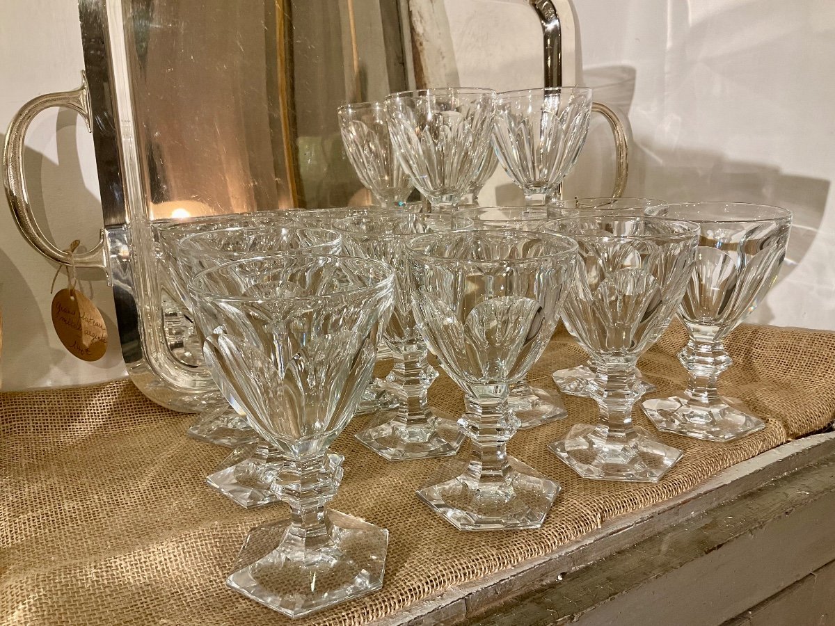 Harcourt Glass Service From Baccarat. 48 Pieces.-photo-1